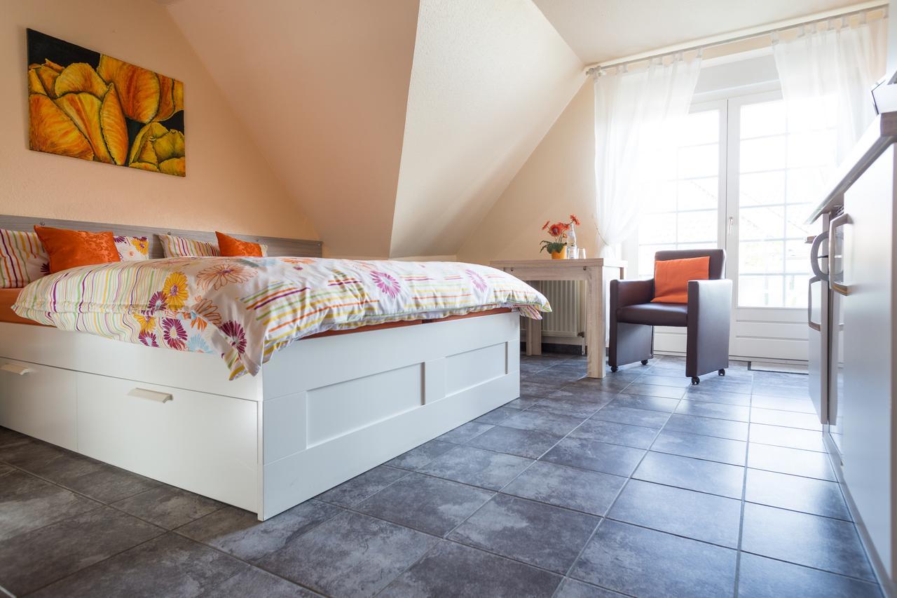 Pension Blumen-Villa Schneverdingen Esterno foto
